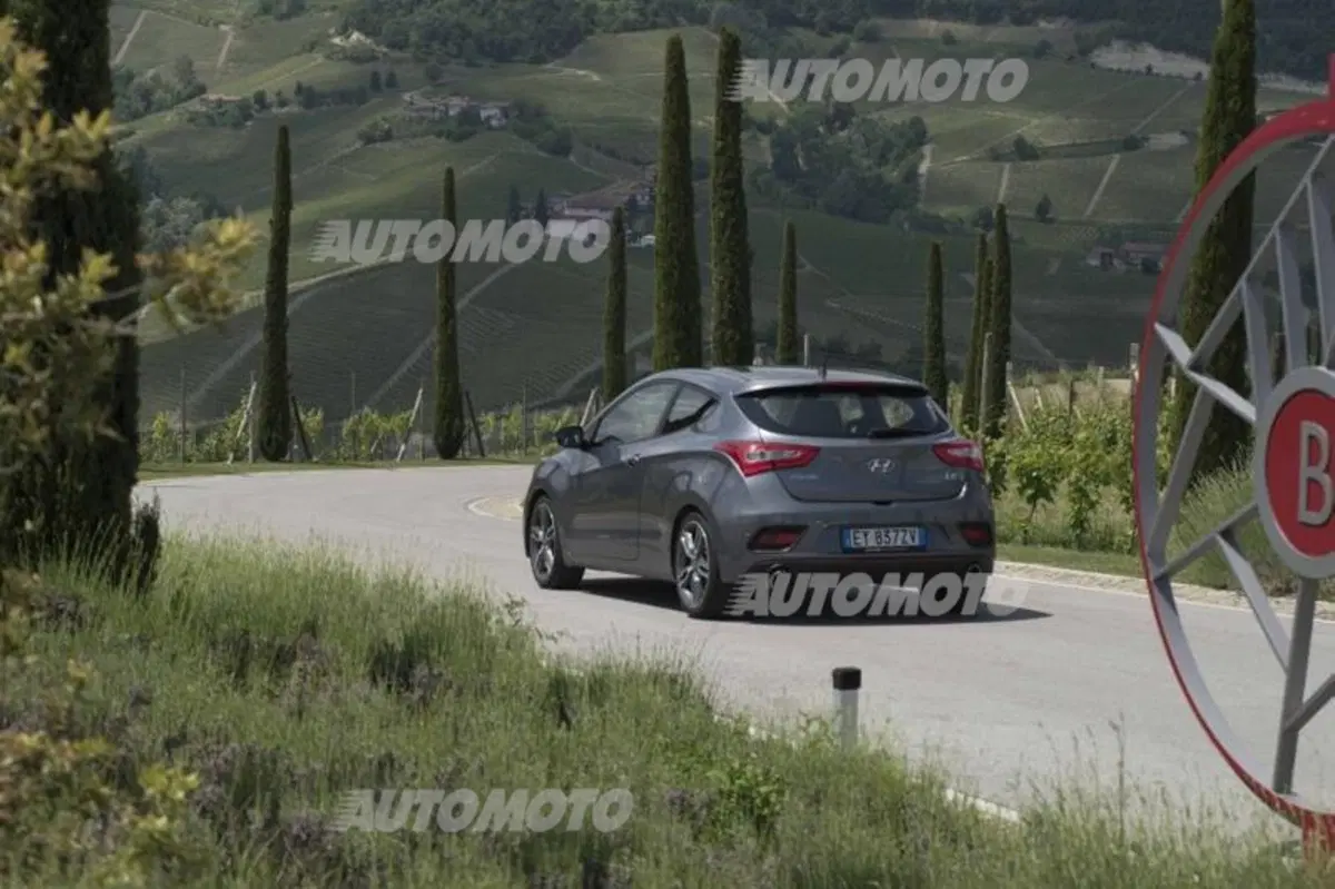Hyundai Genesis, i40, i30 Turbo, i20 Coupé e ix20 (21)