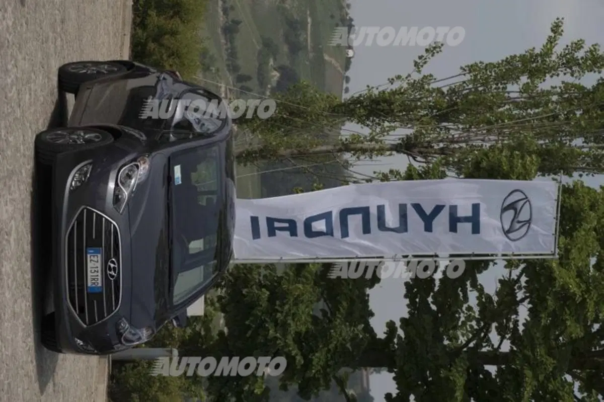 Hyundai Genesis, i40, i30 Turbo, i20 Coupé e ix20 (30)