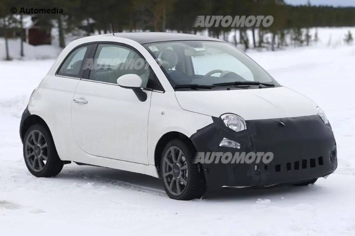 Fiat 500 restyling: ecco in anteprima la nuova plancia