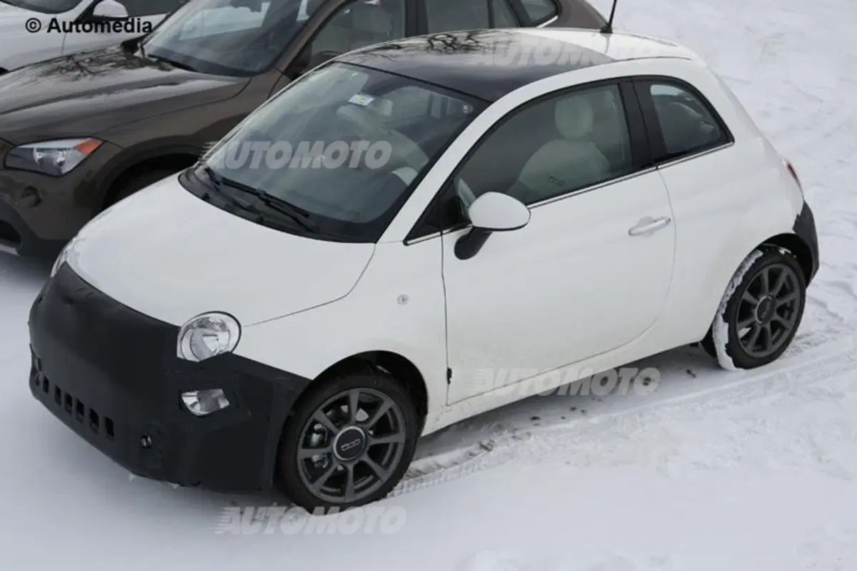 Fiat 500 restyling: ecco in anteprima la nuova plancia (3)
