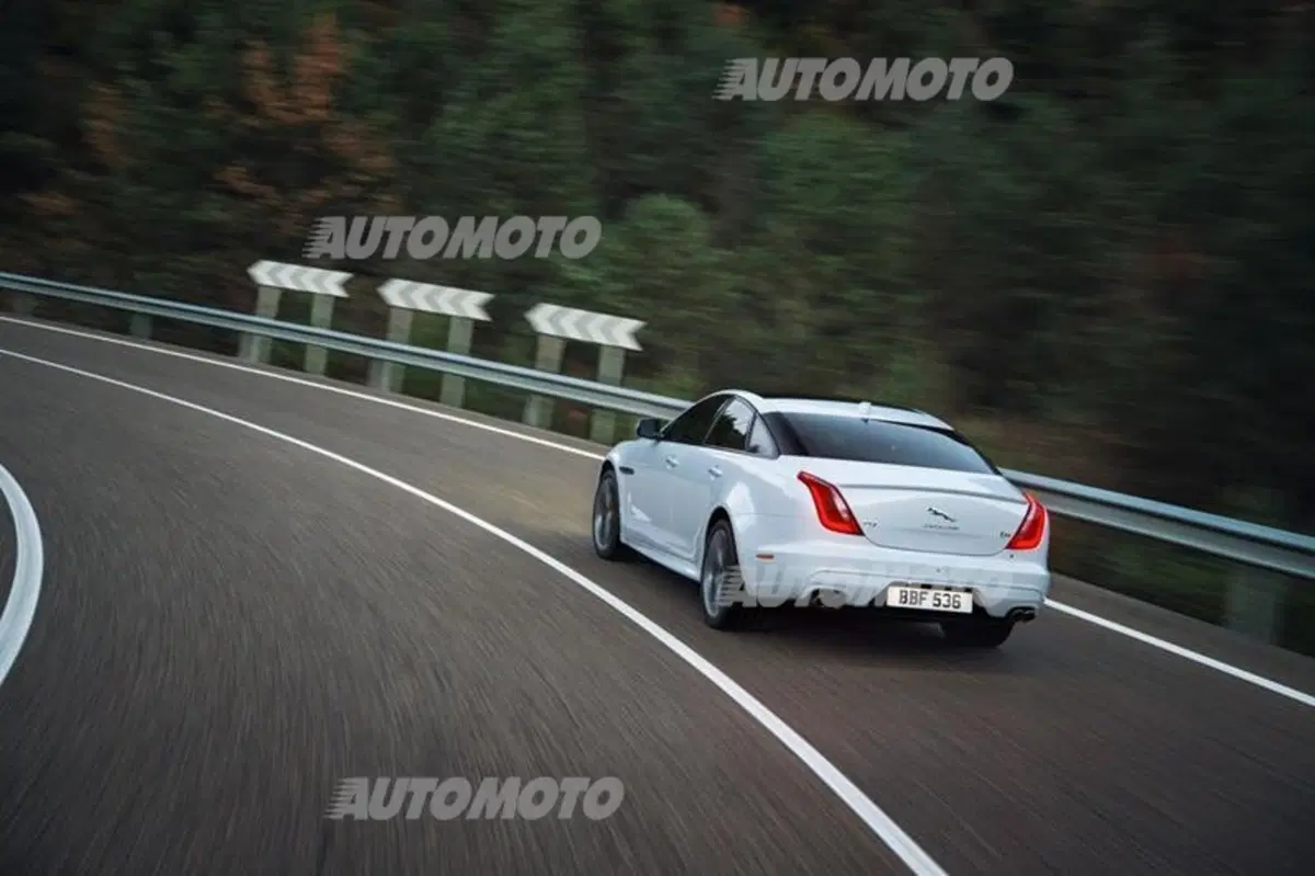 Jaguar XJ, arriva il restyling (3)