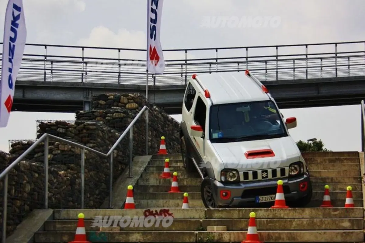 Suzuki Jimny Street (2)