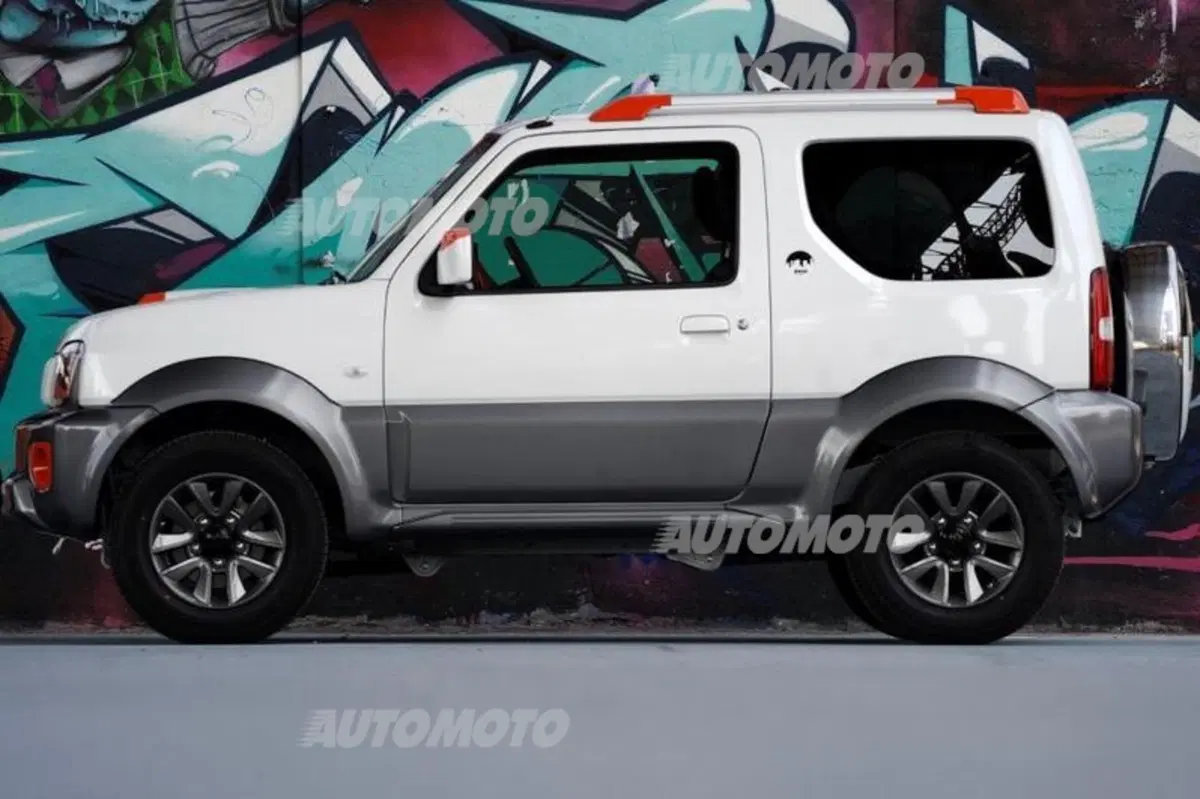 Suzuki Jimny Street (25)