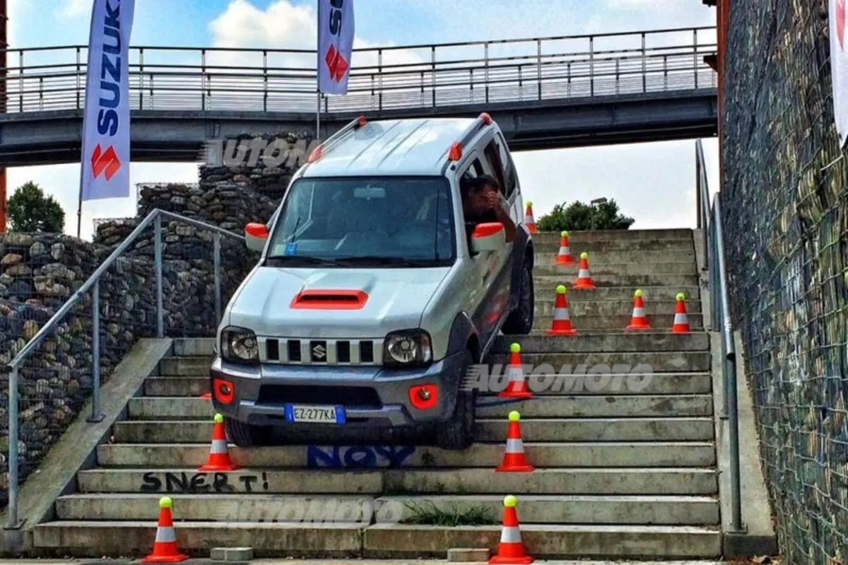 Suzuki Jimny Street (34)