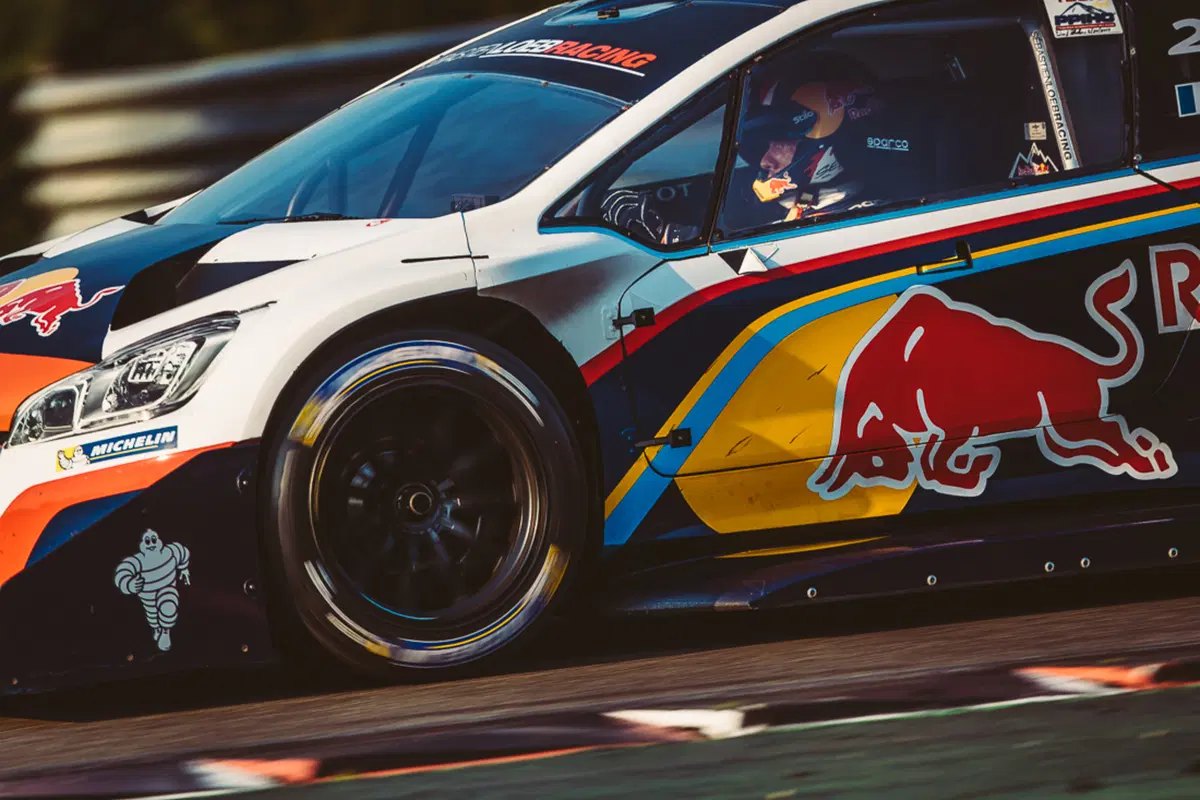 Sebastien Loeb si regala la “sua” Peugeot 208T16 Pikes Peak (5)