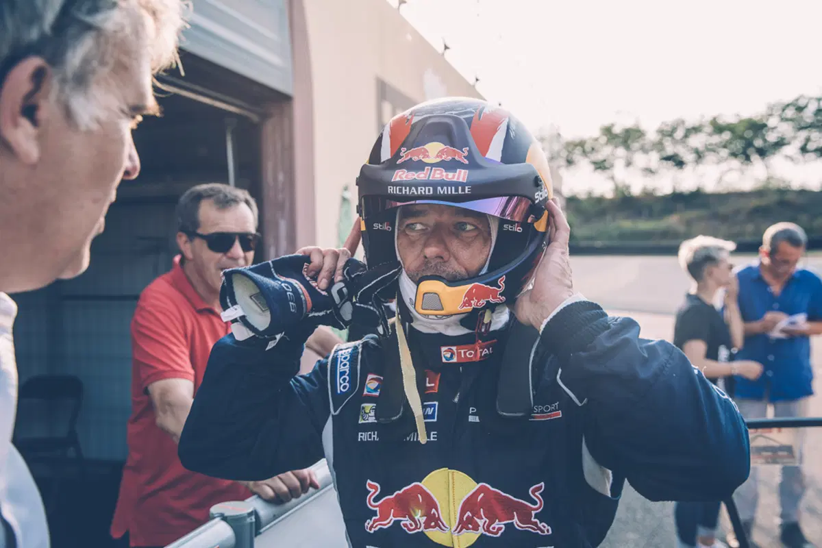Sebastien Loeb si regala la “sua” Peugeot 208T16 Pikes Peak (6)