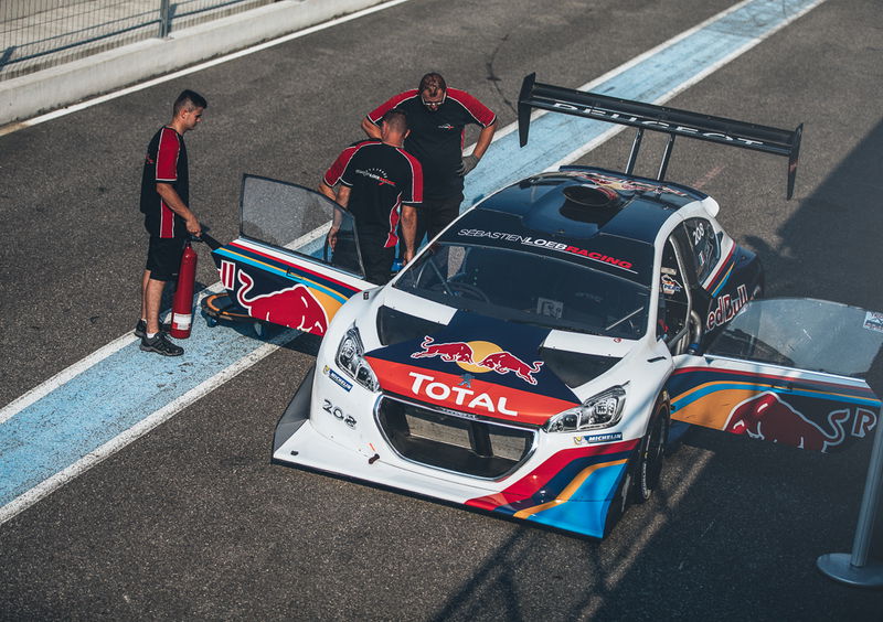 Sebastien Loeb si regala la &ldquo;sua&rdquo; Peugeot 208T16 Pikes Peak