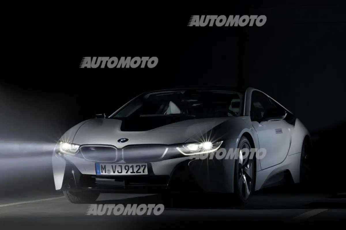 BMW, il 3 cilindri della i8 è Motore del'Anno 2015 (6)