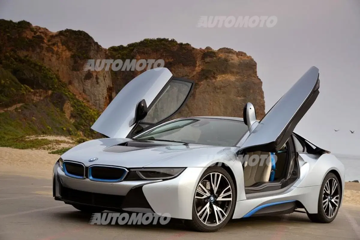 BMW, il 3 cilindri della i8 è Motore del'Anno 2015 (8)