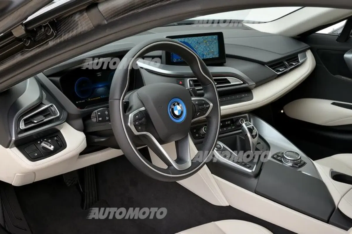 BMW, il 3 cilindri della i8 è Motore del'Anno 2015 (17)