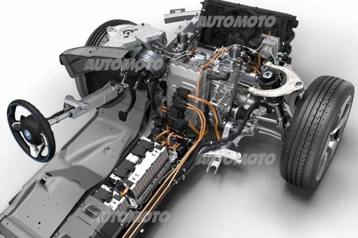BMW, il 3 cilindri della i8 è Motore del'Anno 2015 (27)
