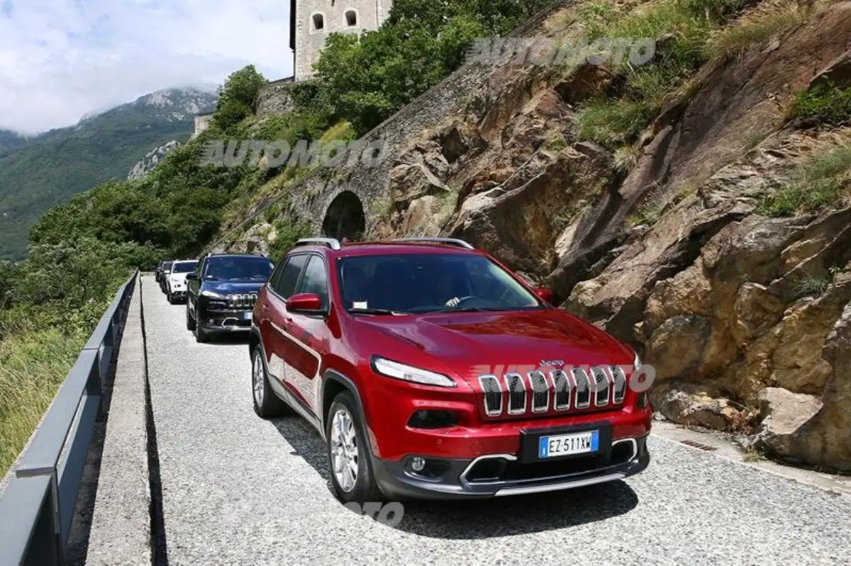 Jeep Cherokee 2.2 200 CV (3)