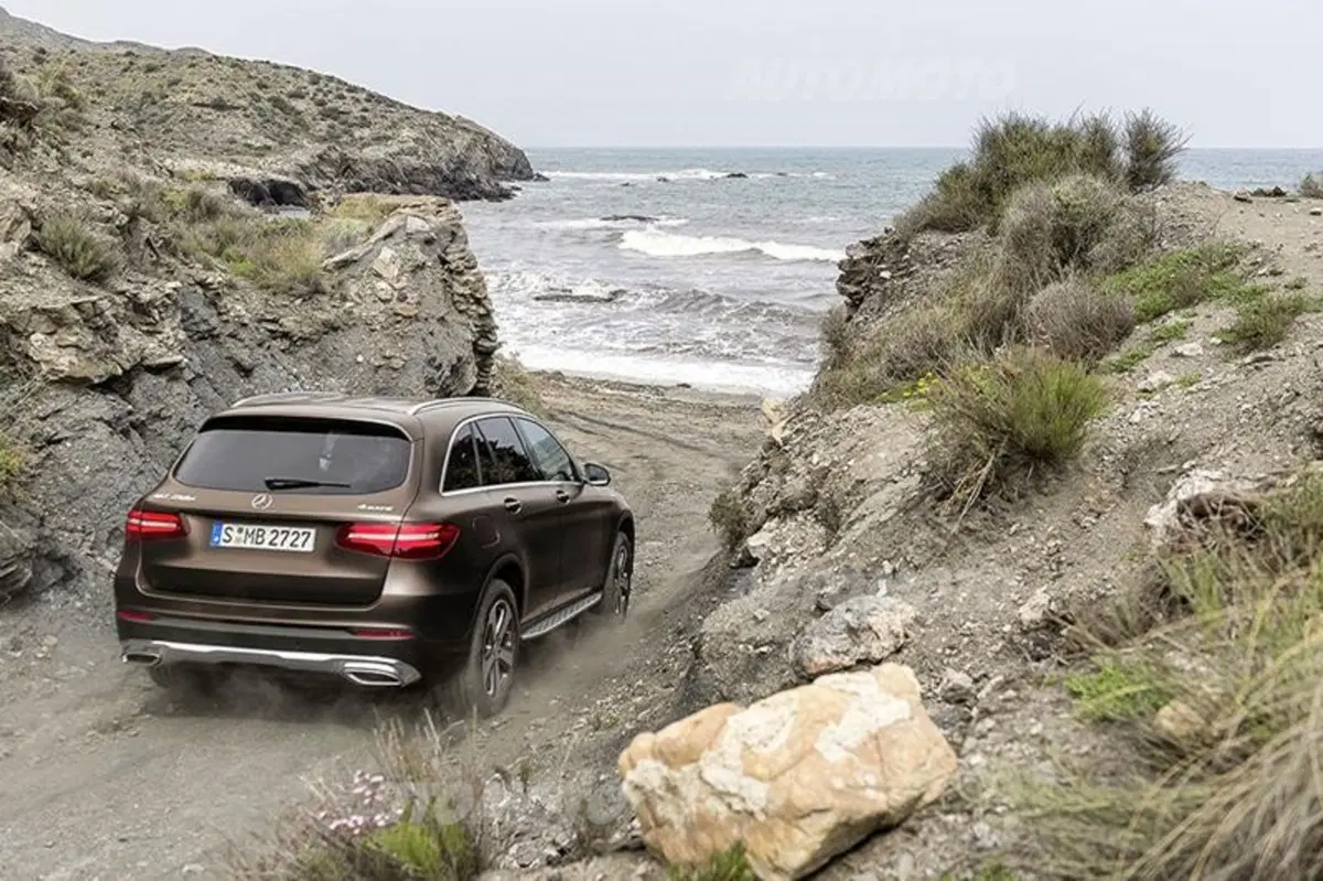 Mercedes GLC: ecco la nuova GLK, tutti i dettagli (10)