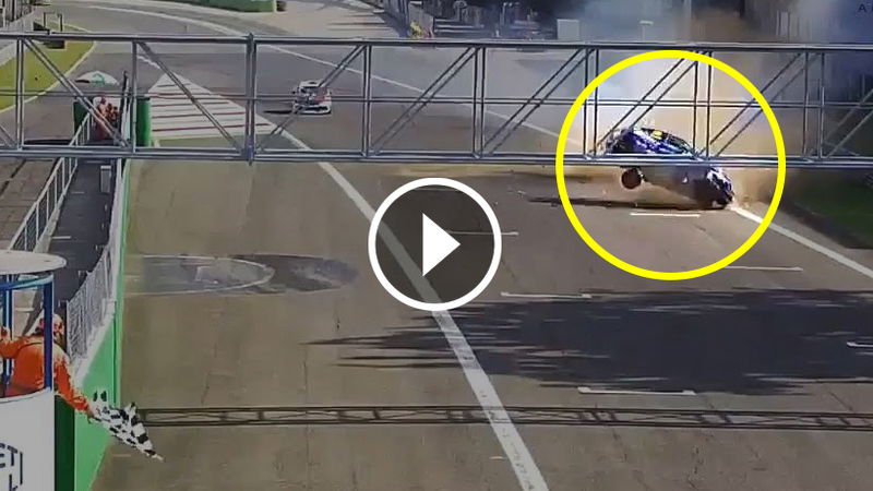 Clio Cup Italia 2017 Monza: l&#039;incidente di Nardilli all&#039;arrivo [Video]