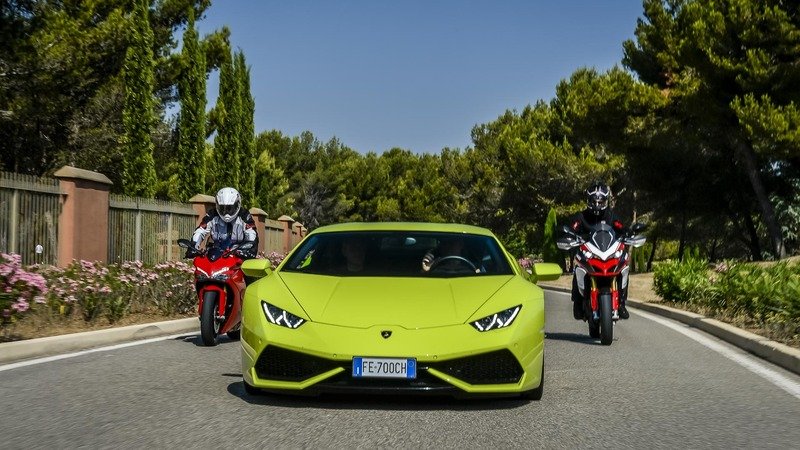 Lamborghini e Ducati, viaggio verso la 1000km del Paul Ricard [Video]