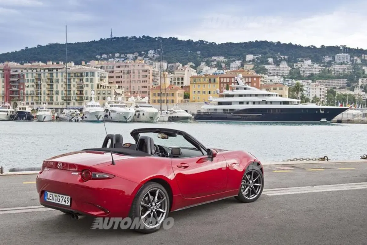 Nuova Mazda MX-5 (25)