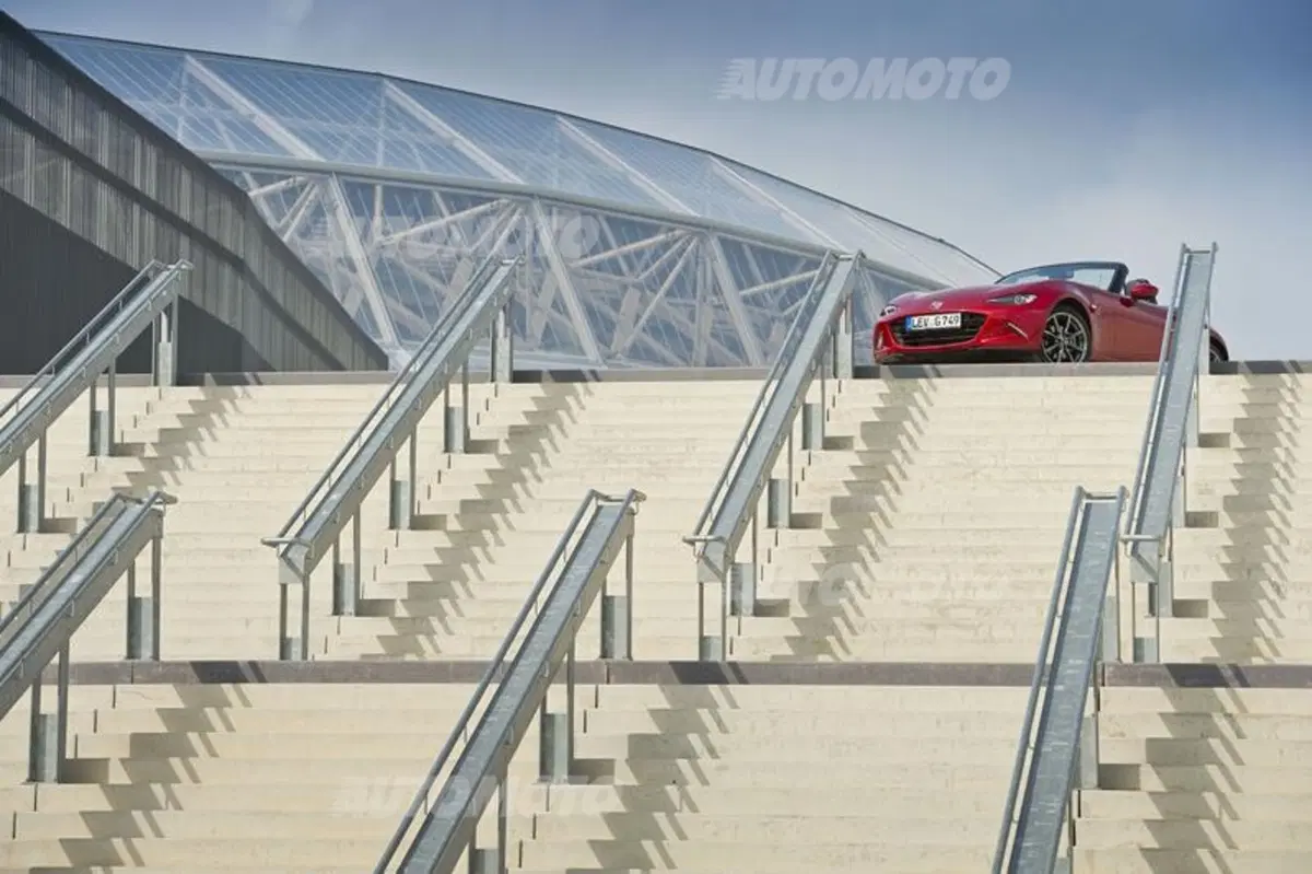 Nuova Mazda MX-5 (37)