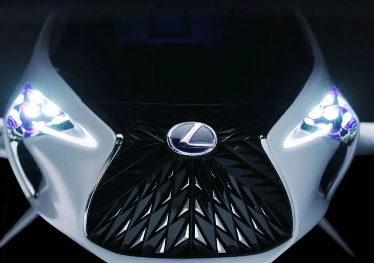 Lexus protagonista in "Valerian e la citt&agrave; dei mille pianeti"