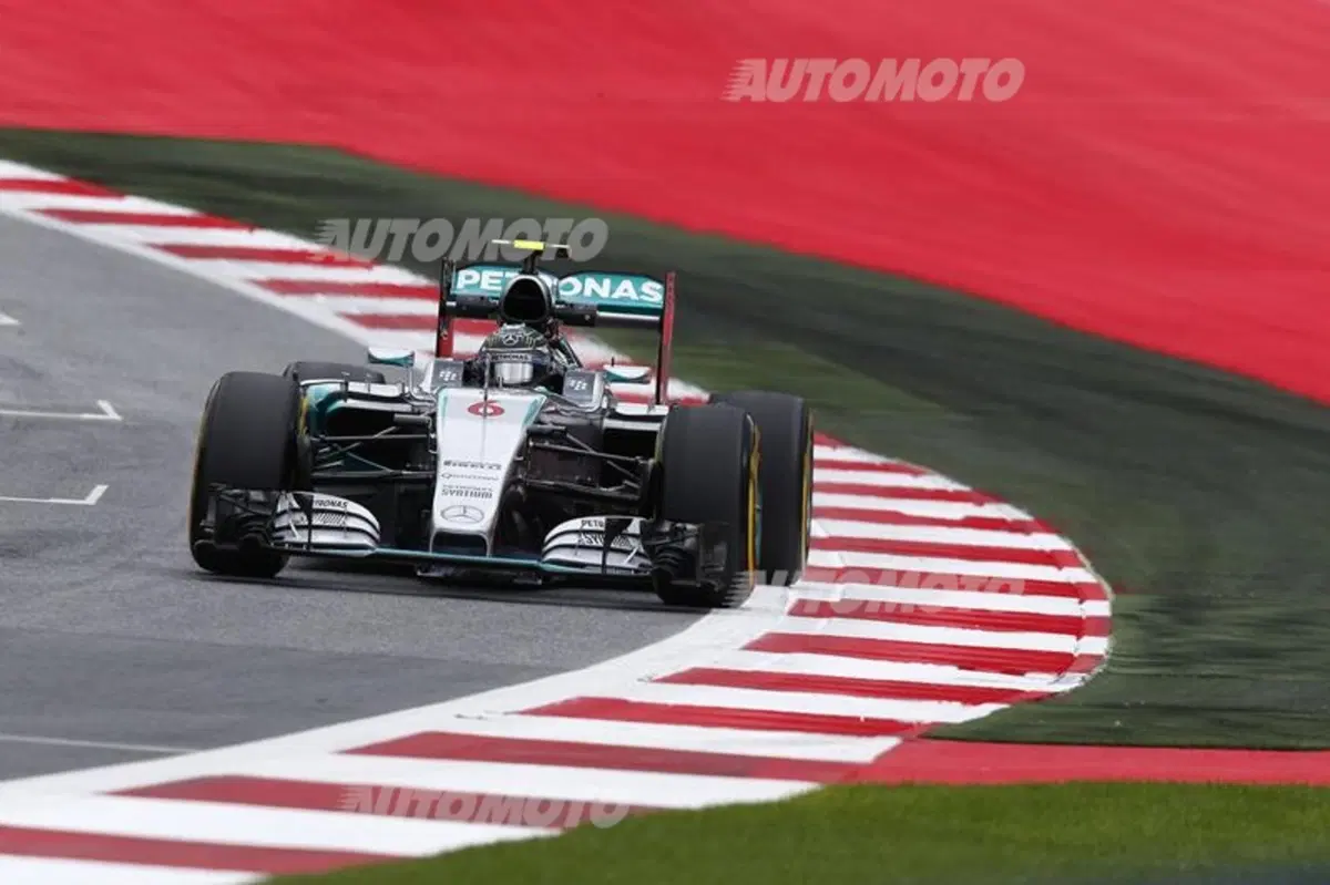 F1, Gp Austria 2015: pole per Hamilton. Vettel terzo (2)