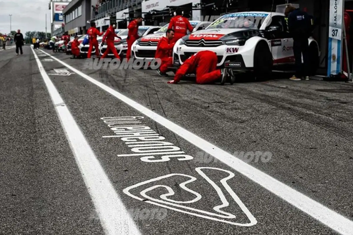 WTCC 2015, qualifiche Slovacchia: pole per Muller