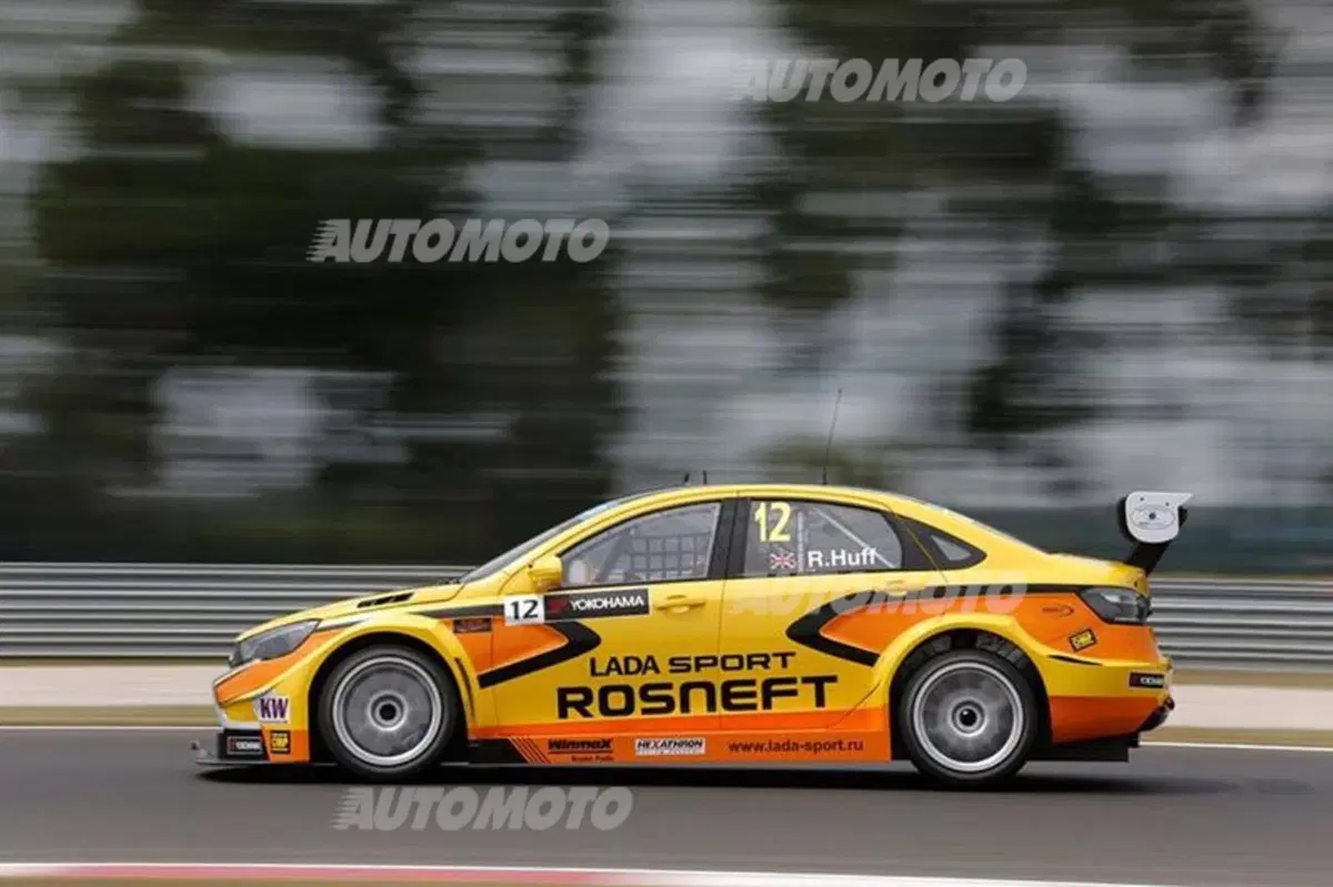 WTCC 2015, qualifiche Slovacchia: pole per Muller (2)