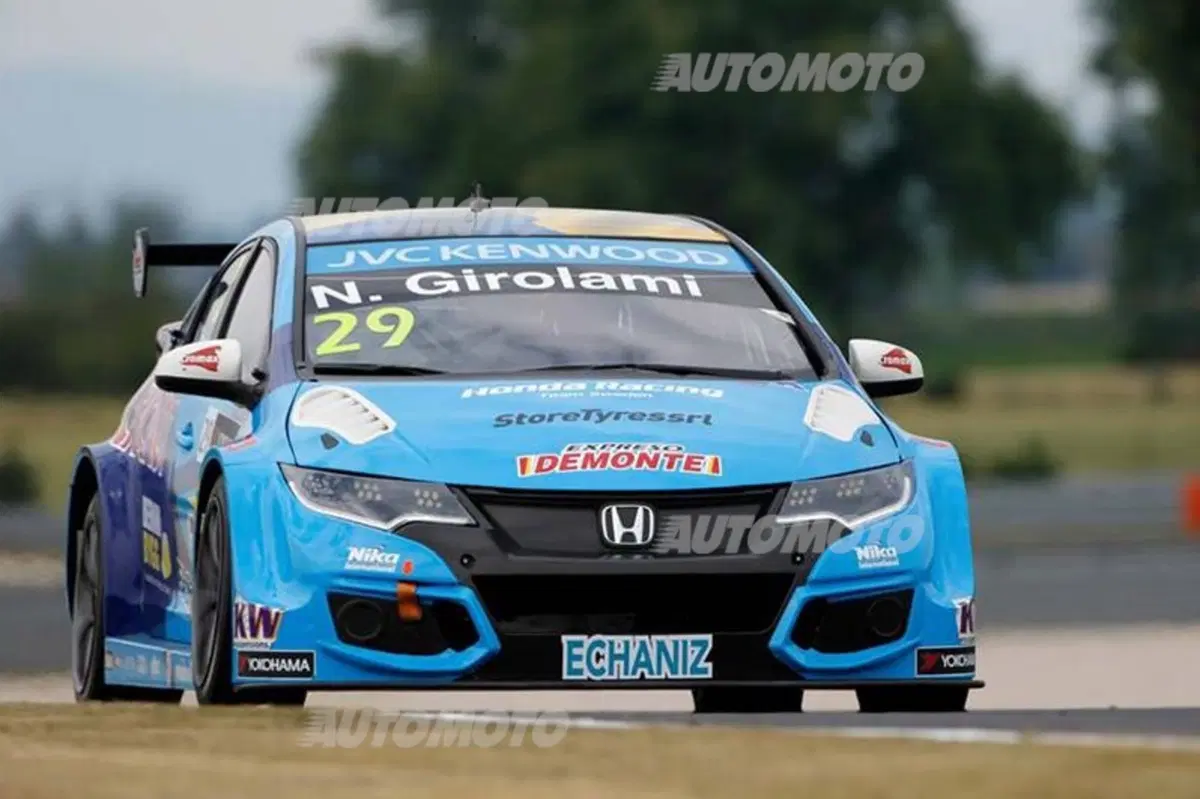 WTCC 2015, qualifiche Slovacchia: pole per Muller (8)