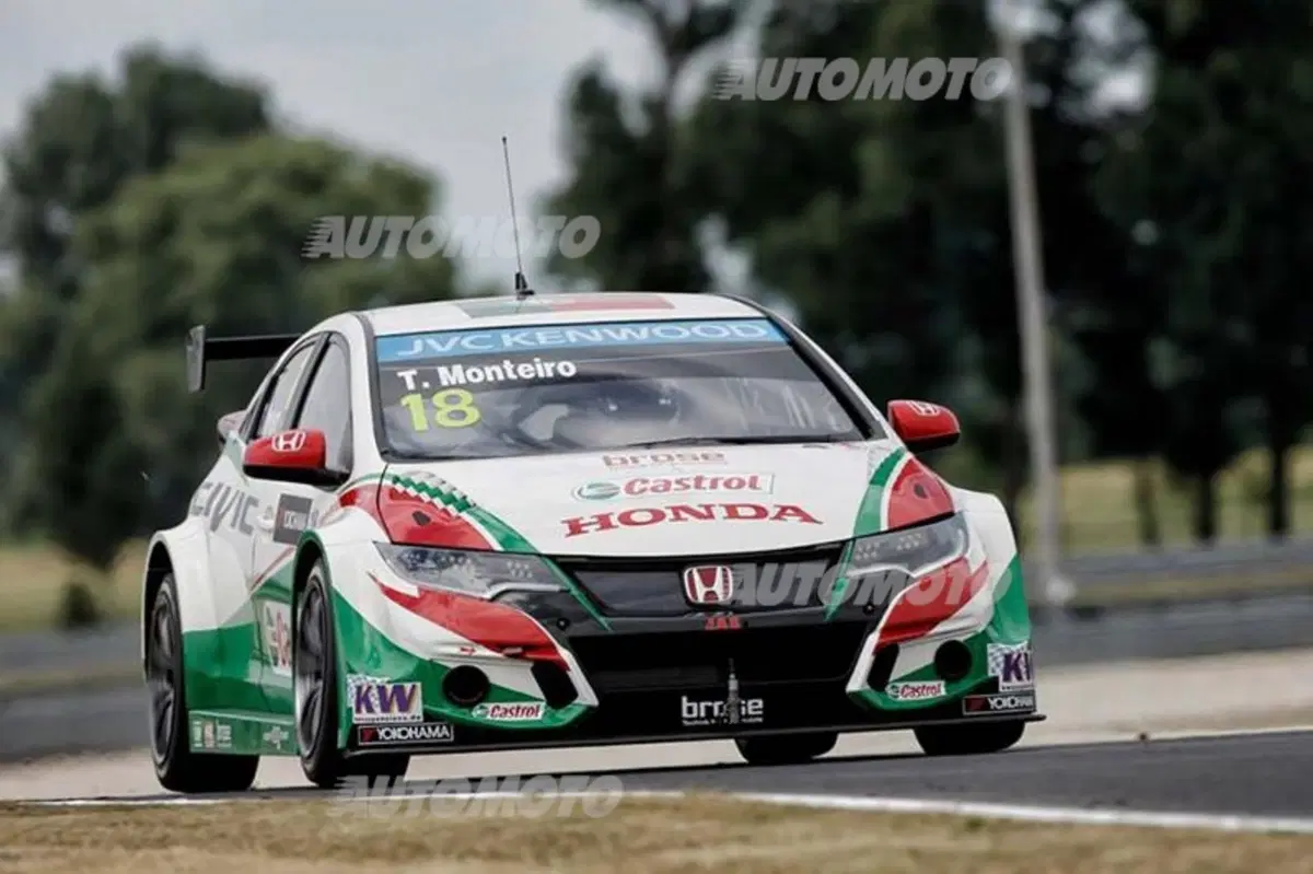 WTCC 2015, qualifiche Slovacchia: pole per Muller (11)