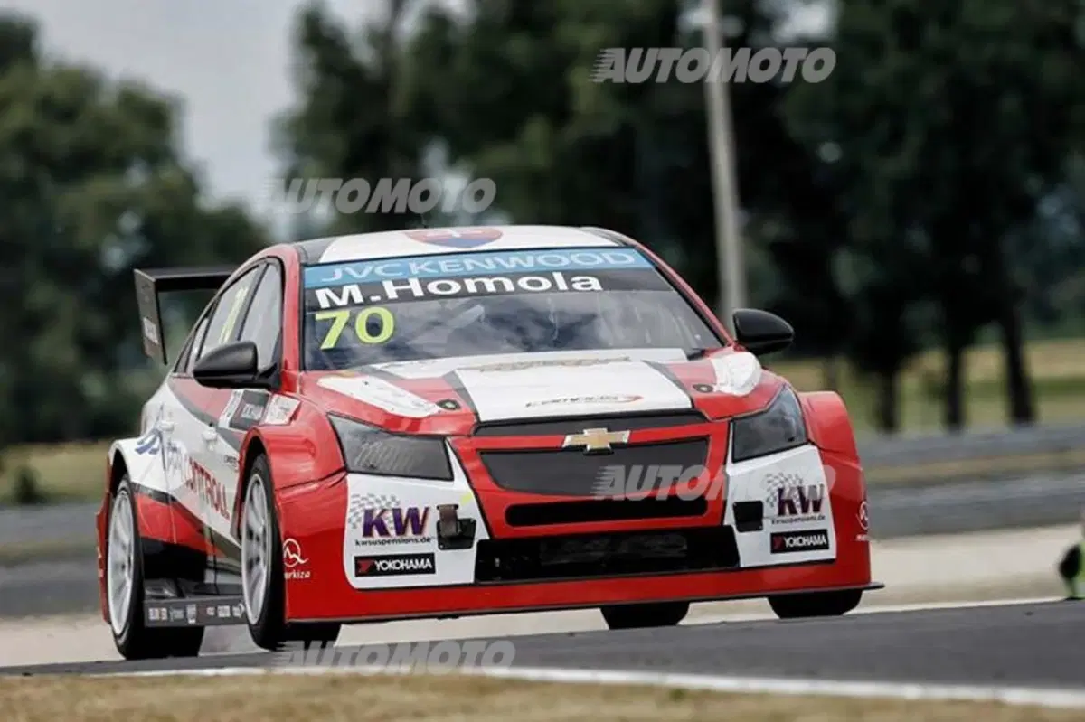 WTCC 2015, qualifiche Slovacchia: pole per Muller (13)