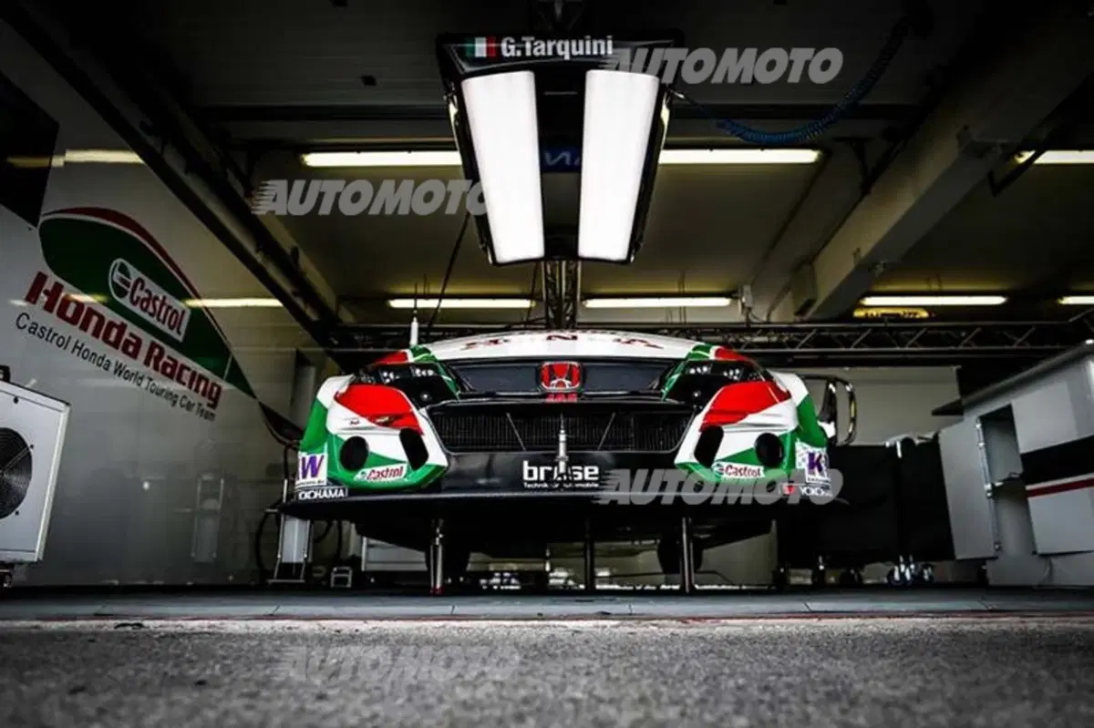 WTCC 2015, qualifiche Slovacchia: pole per Muller (14)