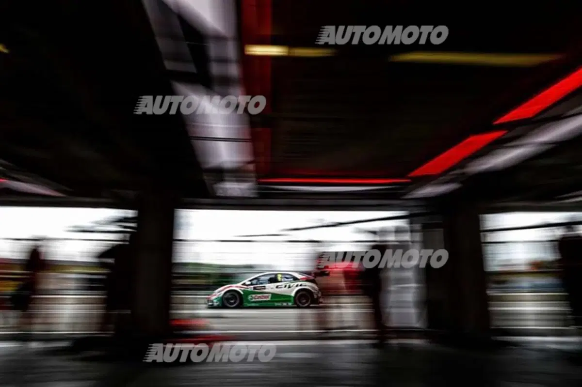 WTCC 2015, qualifiche Slovacchia: pole per Muller (21)