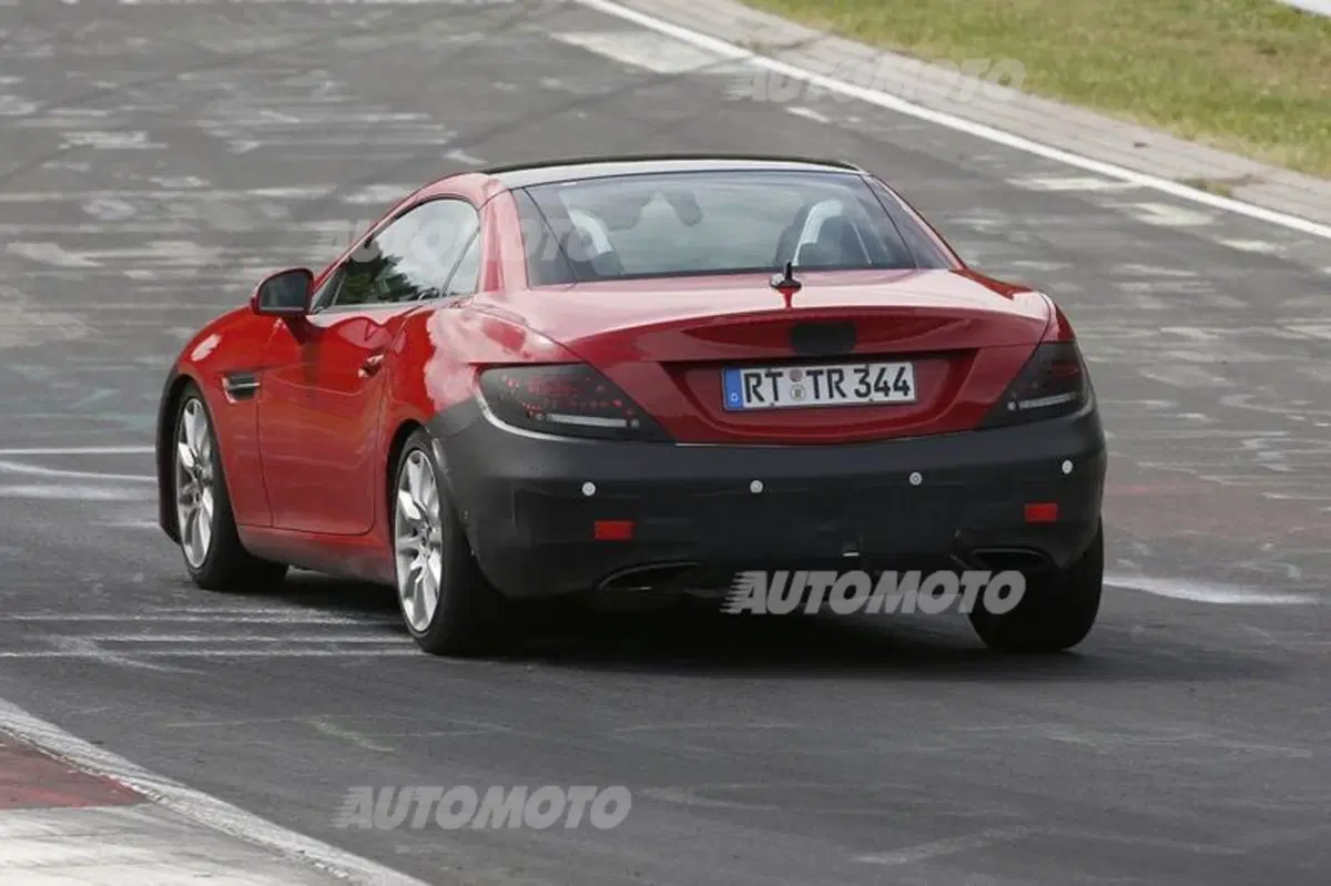 Mercedes SLC, il lancio preceduto dal facelift della SLK (6)