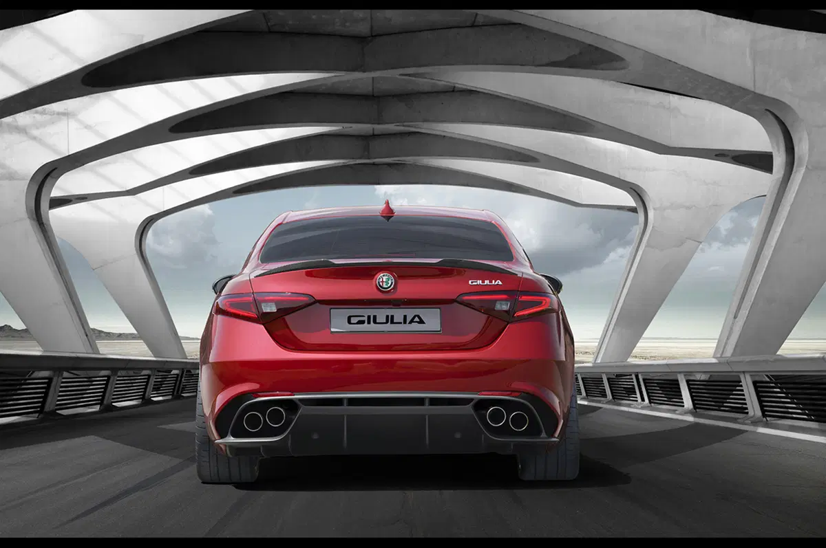 Alfa Romeo Giulia: il Biscione è tornato alla gloria [tutte le foto e i dettagli] (3)