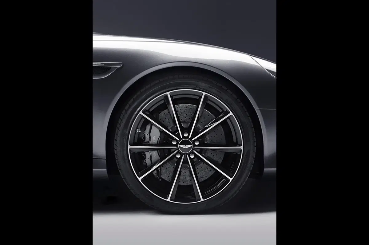 Aston Martin DB9 GT: 547 cavalli pronti per Goodwood (8)