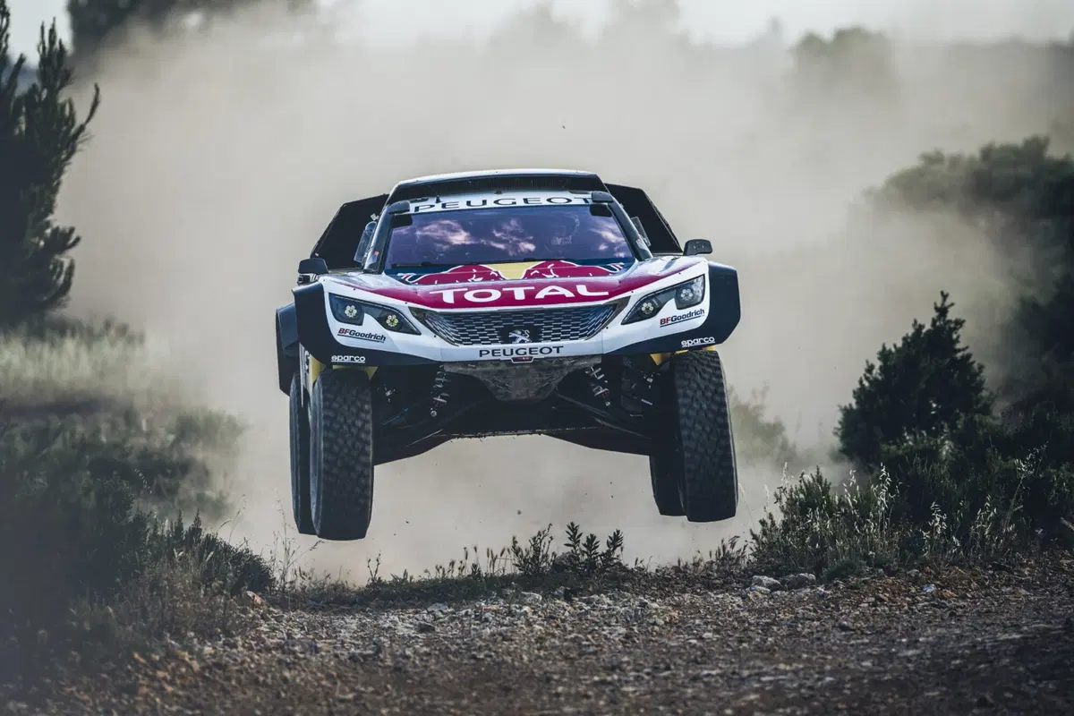 Dakar 2018: ecco la Peugeot 3008DKR Maxi [Video] (6)