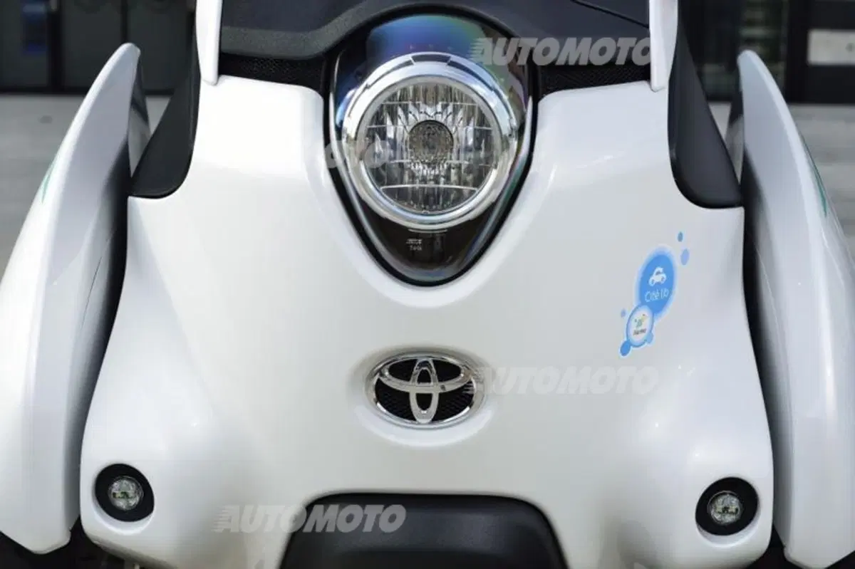 Toyota i-Road (2)
