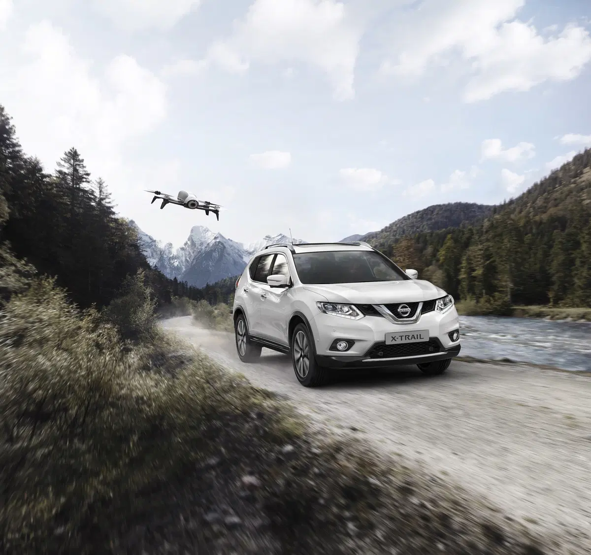 Nissan X-Trail X-Scape, il drone è di serie (2)