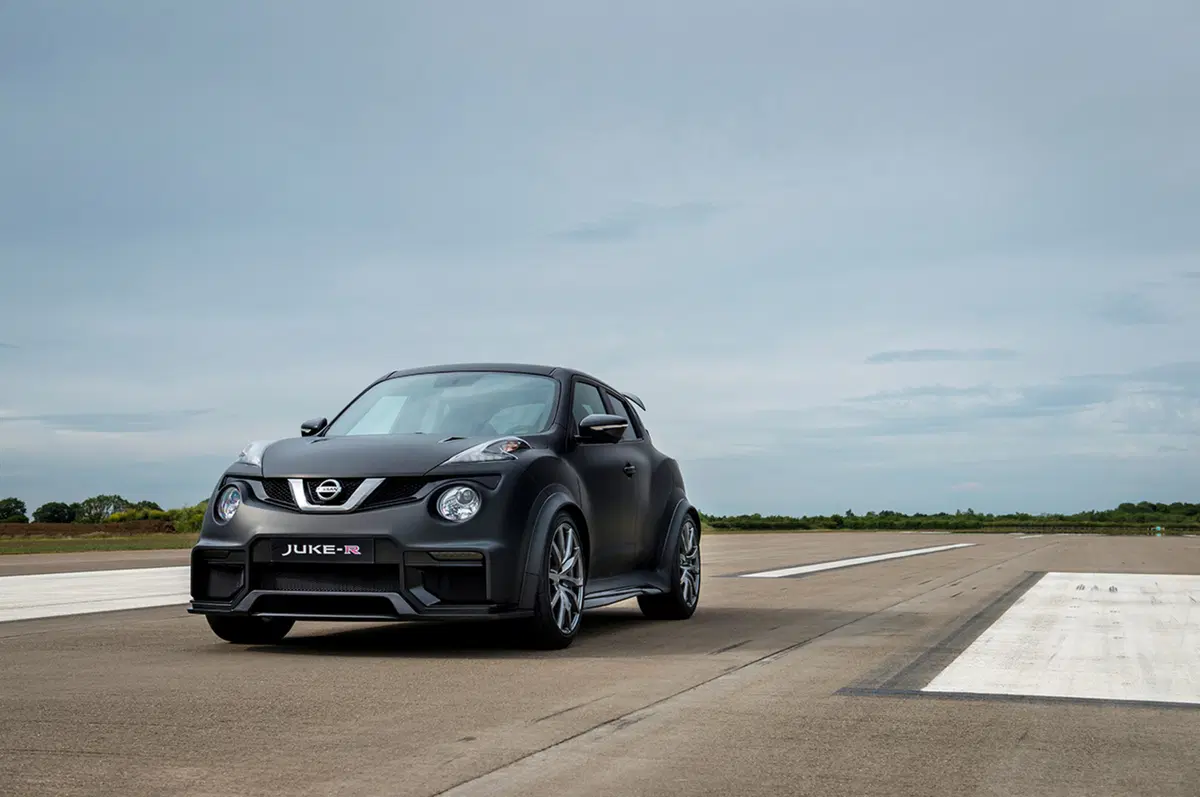 Nissan Juke-R: ecco la supercar travestita da crossover (10)