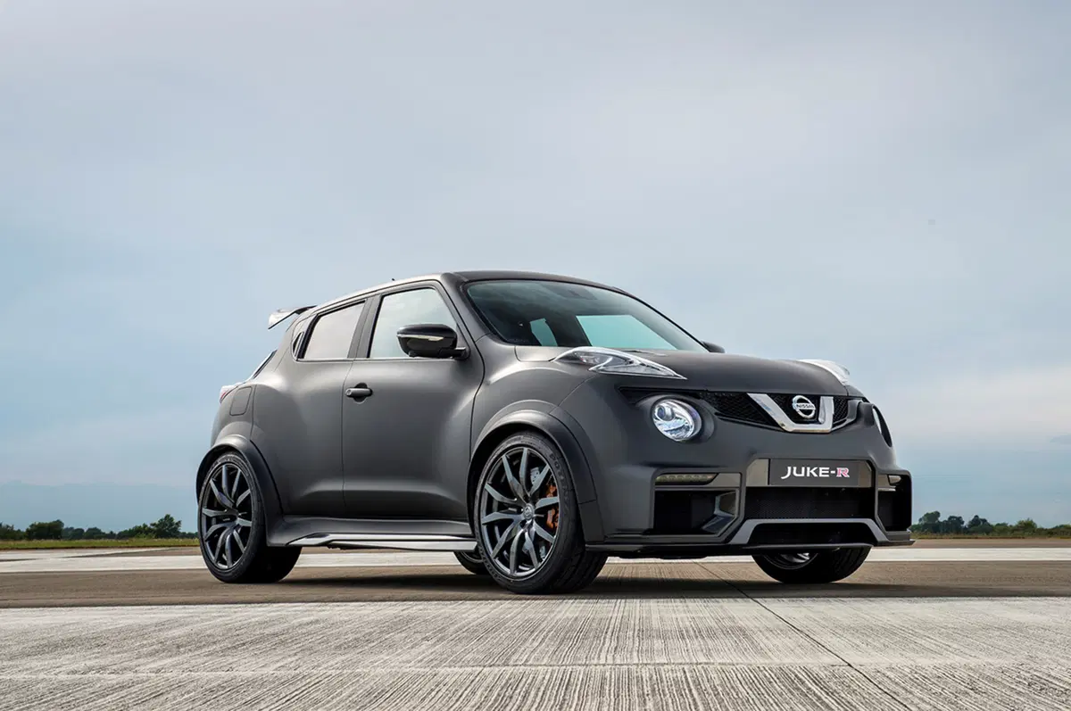 Nissan Juke-R: ecco la supercar travestita da crossover (18)