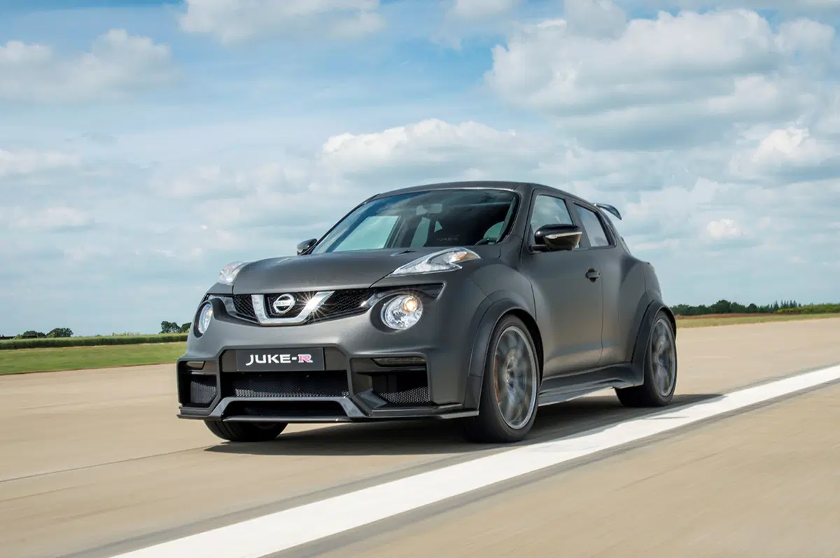 Nissan Juke-R: ecco la supercar travestita da crossover (19)