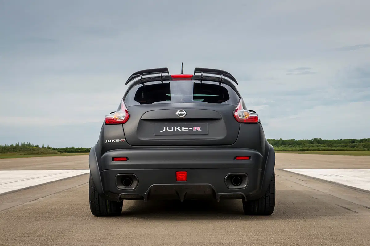 Nissan Juke-R: ecco la supercar travestita da crossover (20)