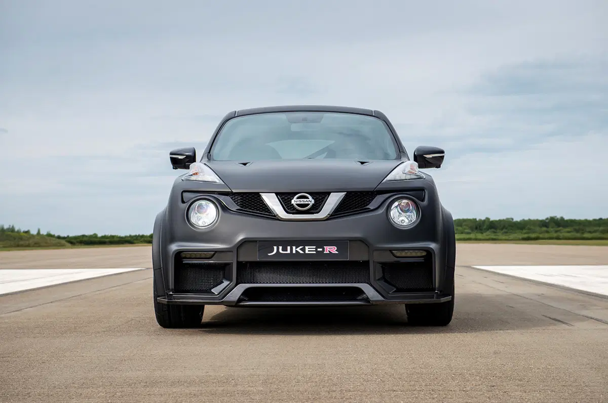 Nissan Juke-R: ecco la supercar travestita da crossover (21)