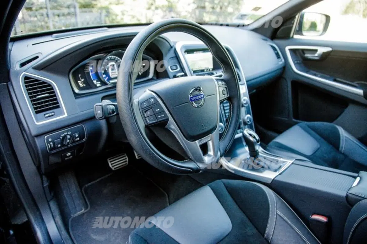 Volvo XC60 R-Design (21)