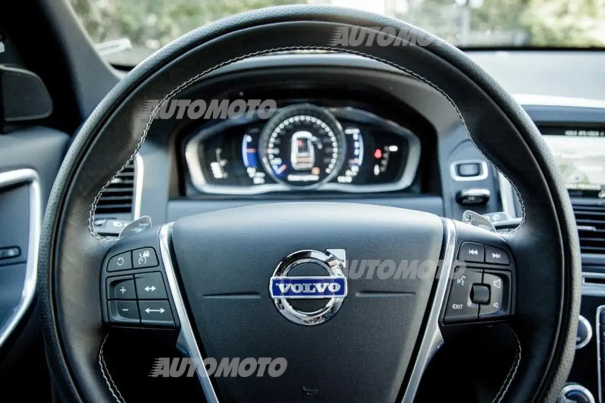 Volvo XC60 R-Design (26)