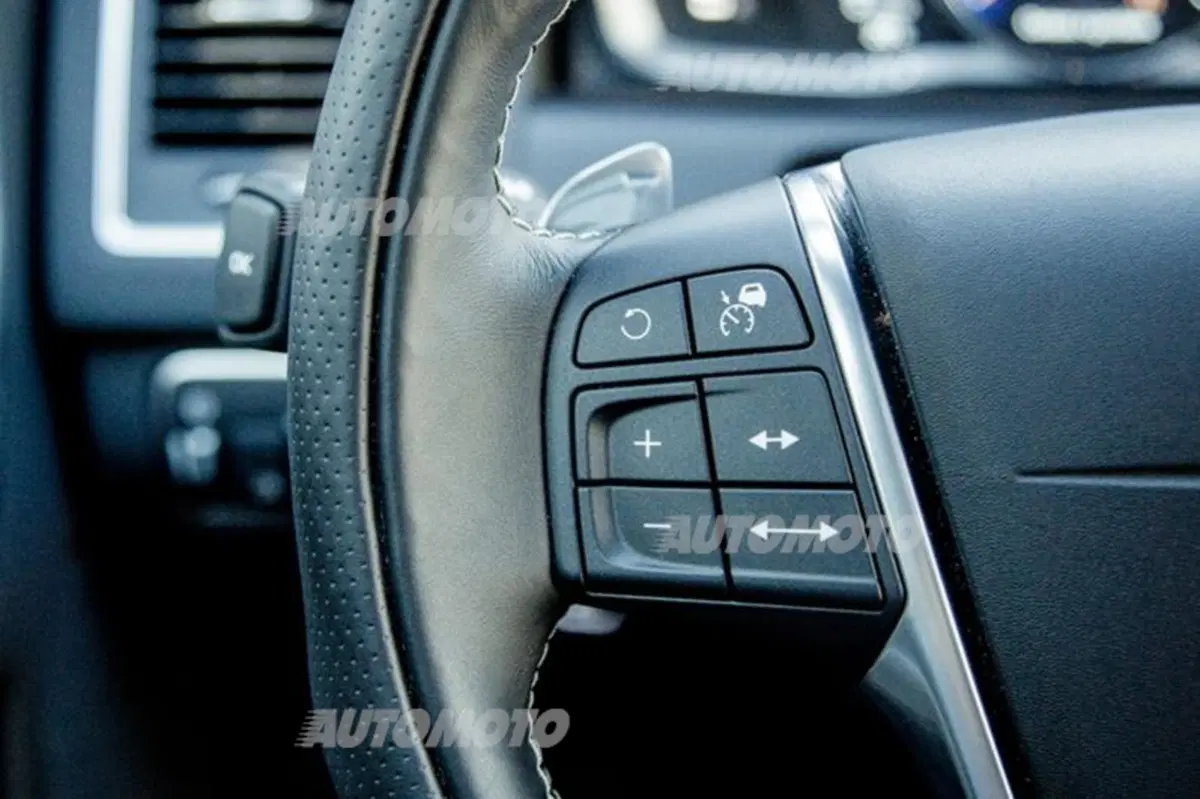 Volvo XC60 R-Design (28)