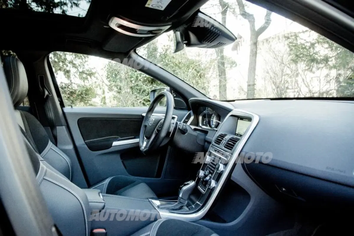 Volvo XC60 R-Design (29)