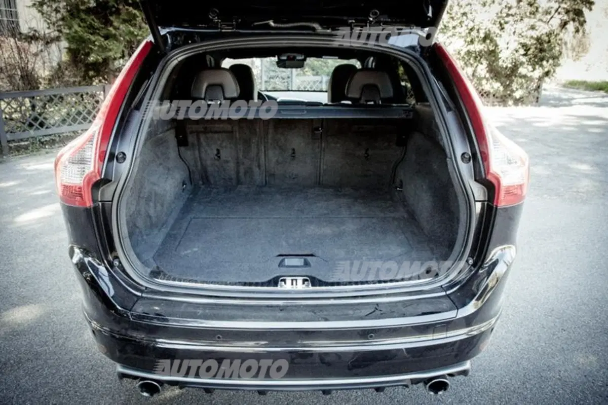 Volvo XC60 R-Design (36)