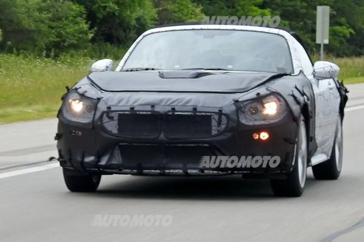 Fiat 124 Spider: le prime foto spia della roadster su base Mazda (8)