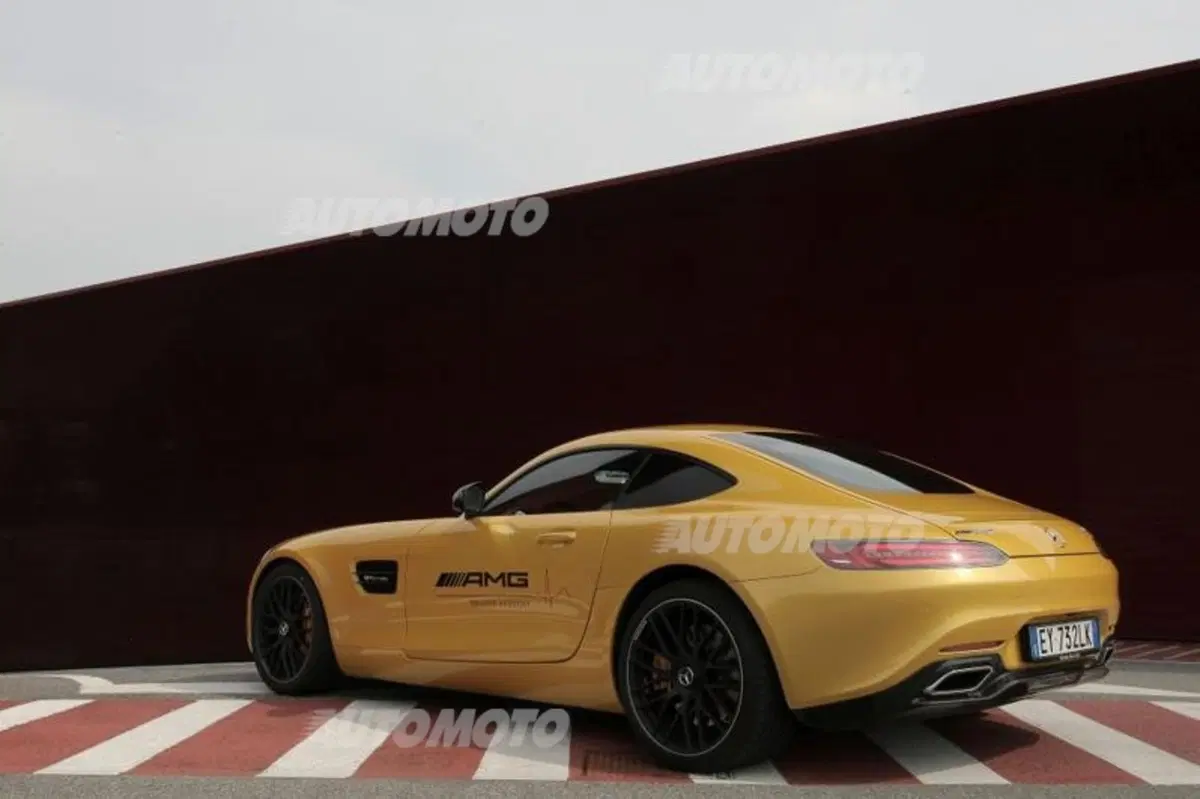 Mercedes-AMG, emozioni in movimento (2)