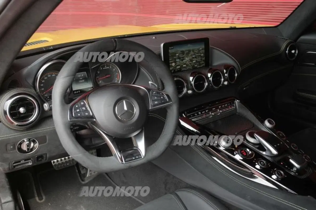 Mercedes-AMG, emozioni in movimento (44)