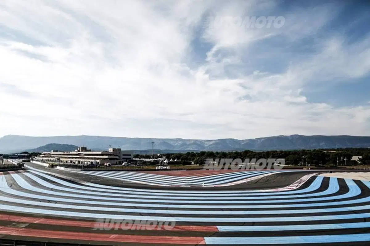 WTCC 2015, qualfiche Francia: pole per Loeb